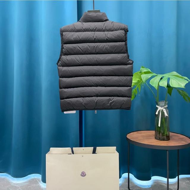 高品质羽绒服极度防寒 顶级的设计 让整件羽绒服