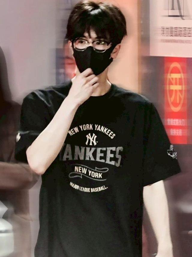 #收單260406-張凌赫同款❤️潮牌字母短袖