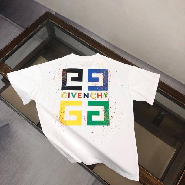 使整体高透气和柔软性的质感更加凸显，饱满的棉质感引起极度舒适