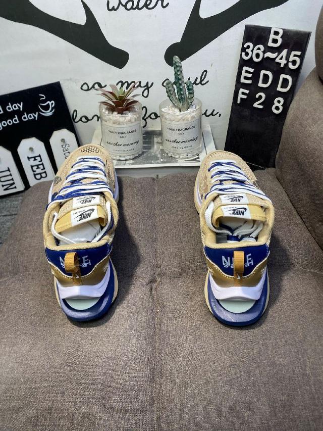 NIKE 耐克 VAPORWAFFLE / SACAI