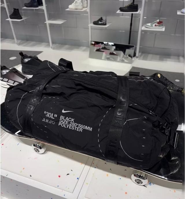 NIKE 耐吉Just Do It 30L 黑白軌跡運動包行李袋#08/19