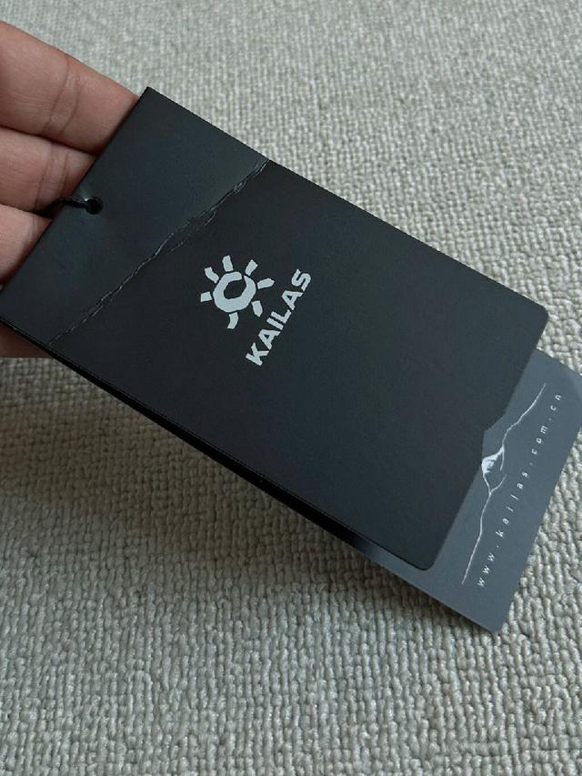 采用高端印花 品质保证 袖口领口和下摆选用高端罗纹面料