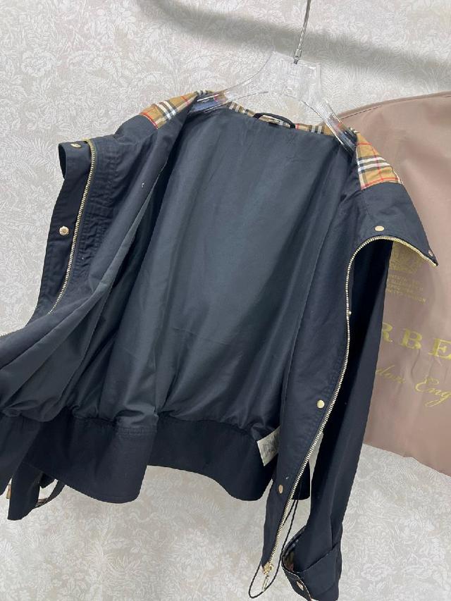 Burbe*ry25新款小立领防晒冲锋衣外