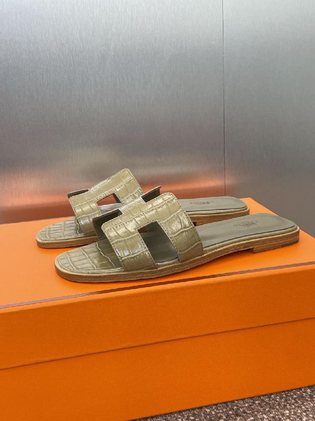 Hermes 春夏经典款 Oran 拼色工字拖女鞋  H家粗跟圆头露趾果