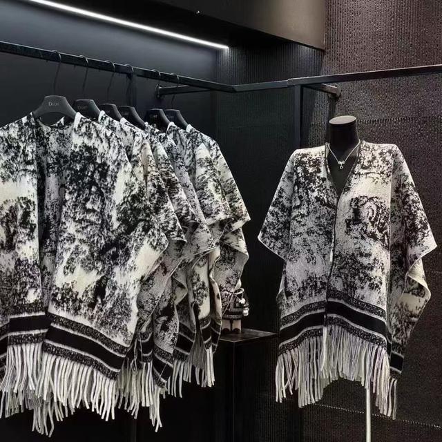 📌彈力秋冬新款保暖山水墨畫披肩✨圍巾🧣