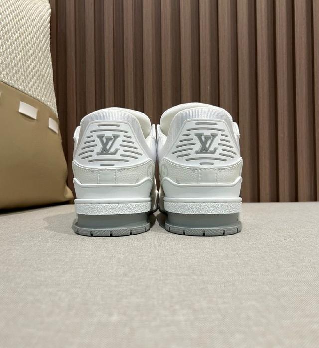 原版购入开发 路易威登 x Tyler 合作系列推出 LV Trainer 运动鞋