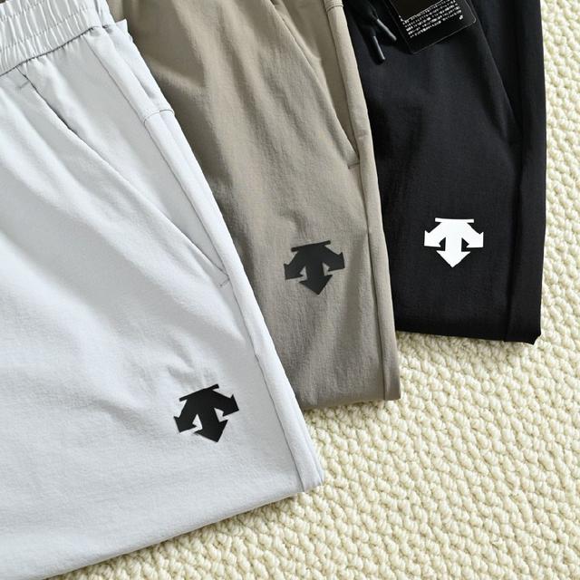 DESCENTE迪桑特男士户外运动休闲短裤 商务休闲完美走起，