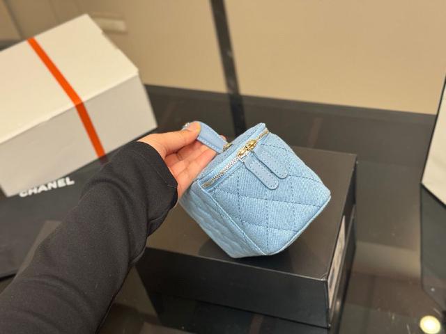 Chane 香奈儿 手柄化妆小盒子