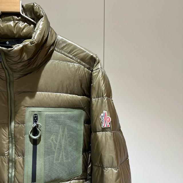 2025秋冬新款羽绒服。这款号称羽绒服届最贵的，全部90绒的