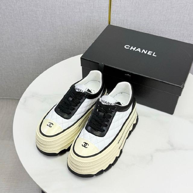 专柜同步 专柜非常火爆 非常难买的一款鞋 全网最火的厚底熊猫鞋 可