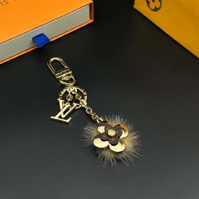 可挂包包、钥匙、手机等 送礼自用都合适