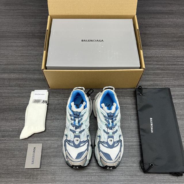 巴黎世家-Runner、是通过溢胶、做旧、缝线等细节，