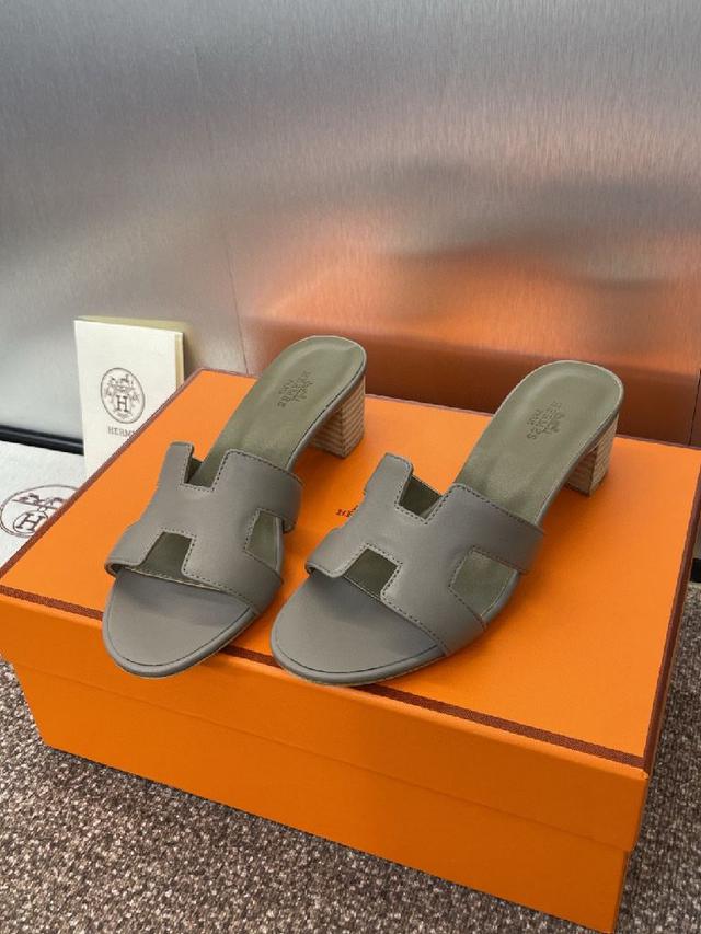 Hermes 春夏经典款 Oran 拼色工字拖女鞋  H家粗跟圆头露趾果冻