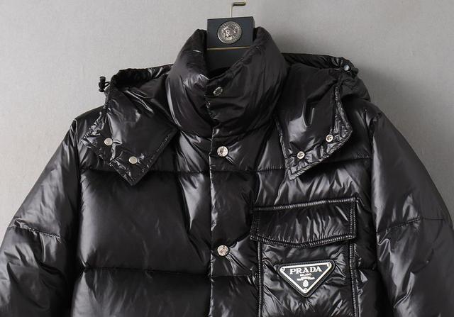 全部90绒的。带着经典的Logo组合搭配，第一眼看