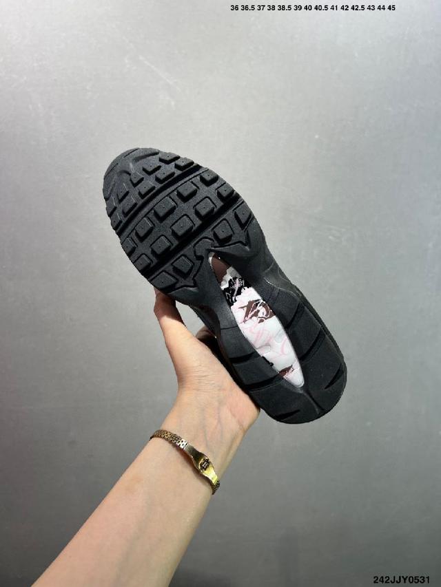 严选的优质素材重塑出让人耳目一新又充满层次感的革新中低结构