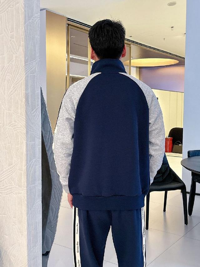 顶级黑色套装提花格子条休闲套装，logo章标经典格子织带融合百搭专柜款
