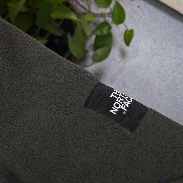 无论是户外徒步应对微凉气候，还是日常搭配工装裤打造街头风格，
