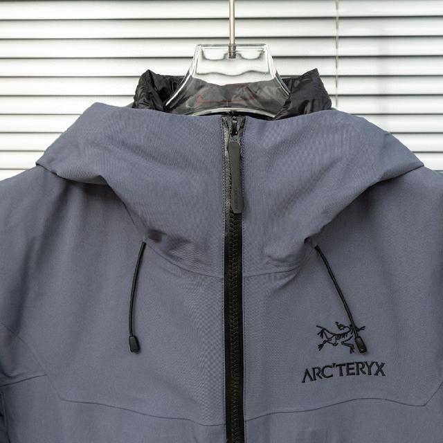 -Moncl*r经典连帽羽绒服夹克外套 采用新国标90白鸭绒