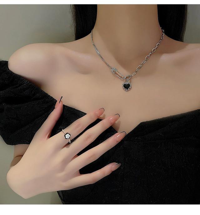 【長期團2026】【預購商品】【批發】韓系氣質黑色愛心鑲鑽吊墜鎖骨項鍊 85189