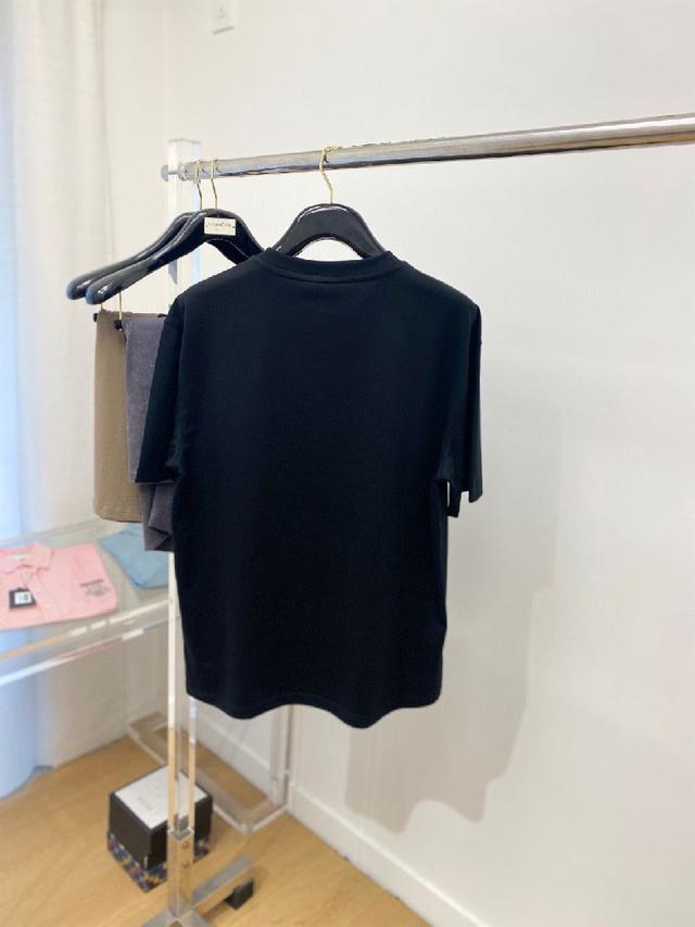 新品短袖T恤，帅气时尚，胸前图案字母logo，简约百搭款