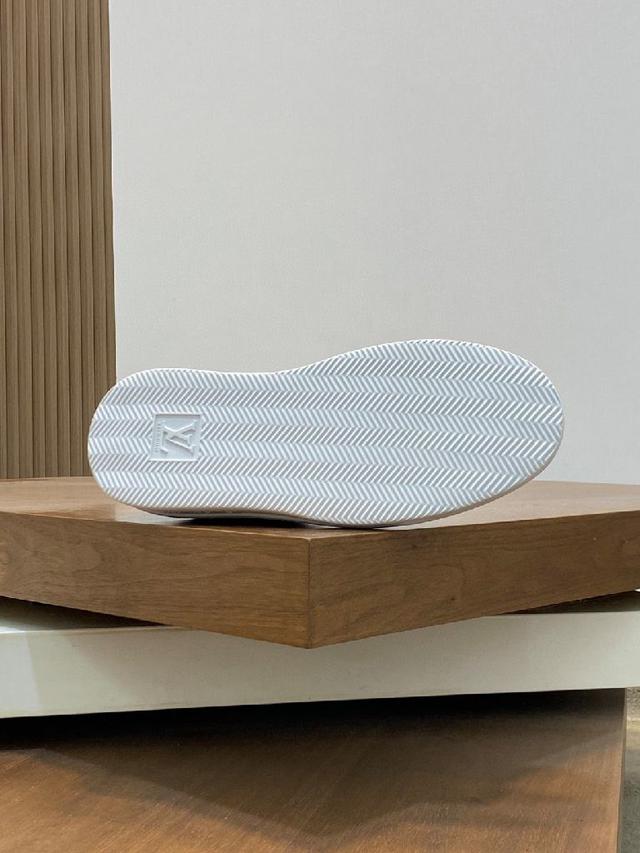 顶级代购🇮🇹 路 炸街男神爆款运动板鞋专柜同步，