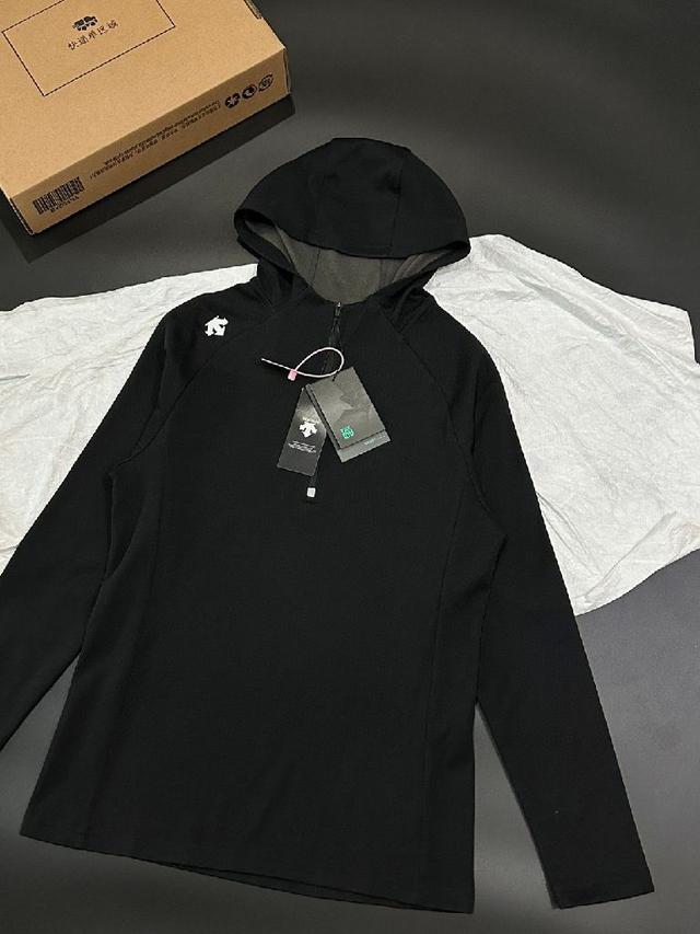 迪桑特新款长袖翻领Polo衫， 高周波压标logo干净舒适，