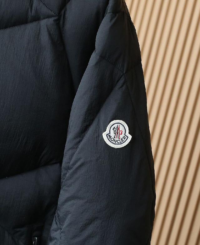 MONCLER 蒙口 Boedic中长款狐狸毛领羽绒服 经典款