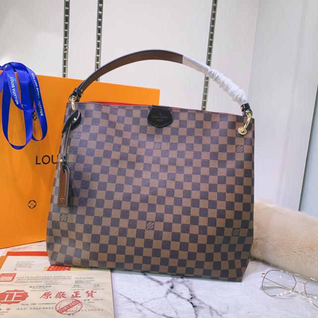 原‮老版‬花紋Louis Vuitton