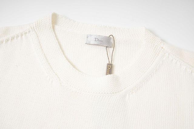 这件防晒度加工也非常复杂，原版一模一样做法！内里全部包边，