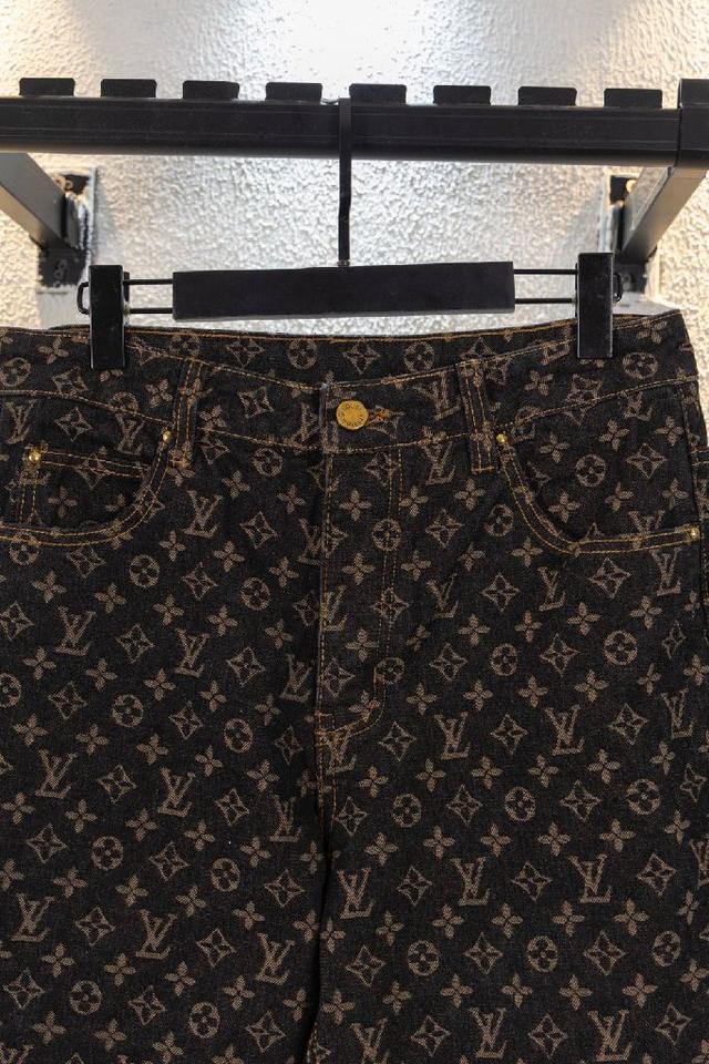 Miu Miu 25ss 经典小标刺绣logo翻领 短袖polo衫