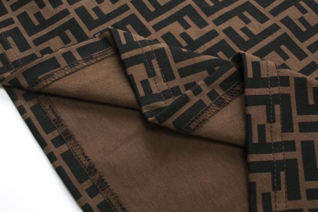 春夏短袖T恤新款 字母刺绣设计，采用240克双股双纱全棉面料，面料经过洗水处理