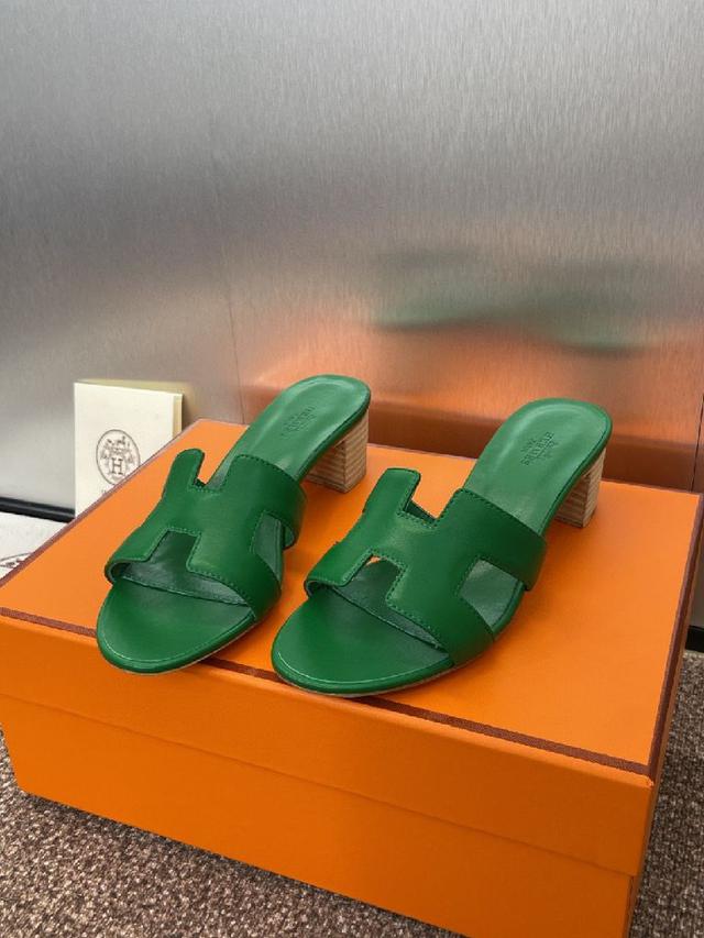 Hermes 春夏经典款 Oran 拼色工字拖女鞋  H家粗跟圆头露趾果冻色
