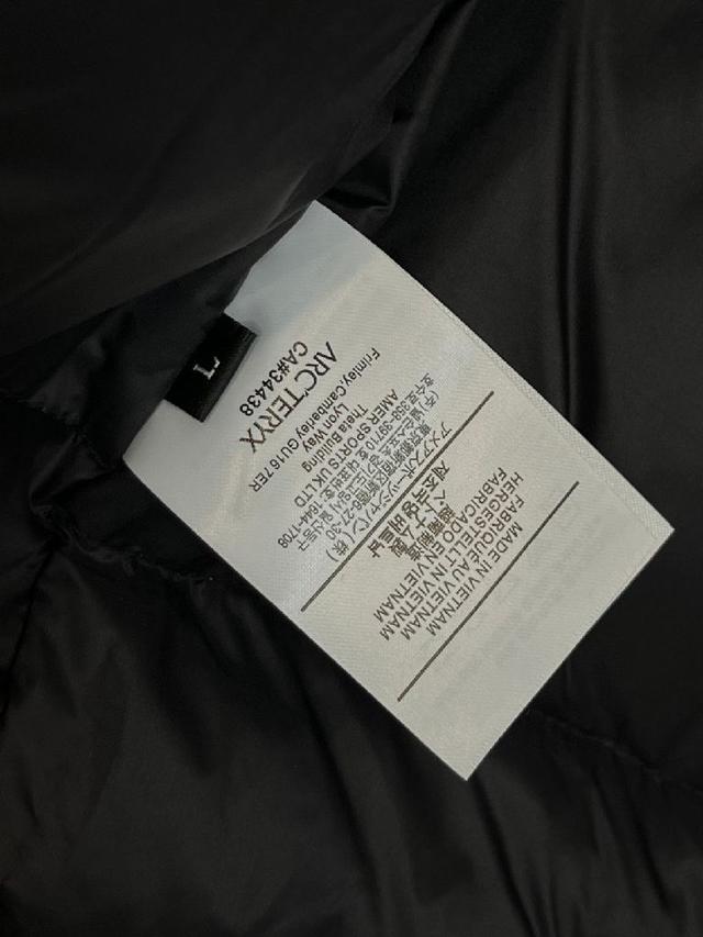 款羽绒服。这款号称羽绒服届最贵的，全部90绒的
