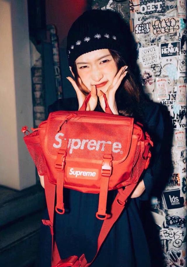 Supreme&sup Waist Bag 3M徽标网眼迷彩斜跨包