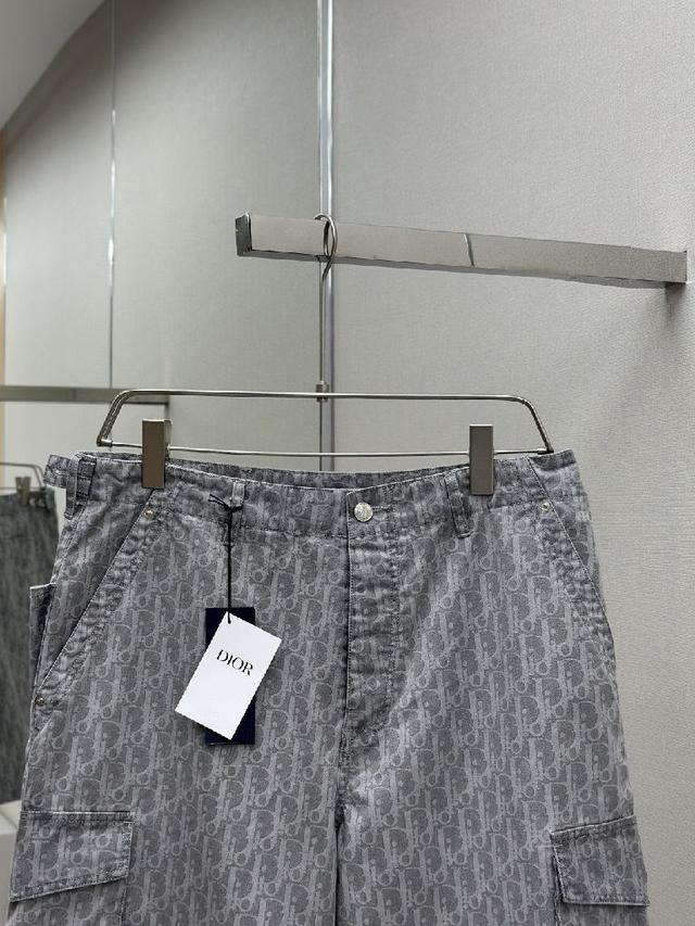 25ss新款工装牛仔裤展示 Oblique 印花，以休闲剪裁重新