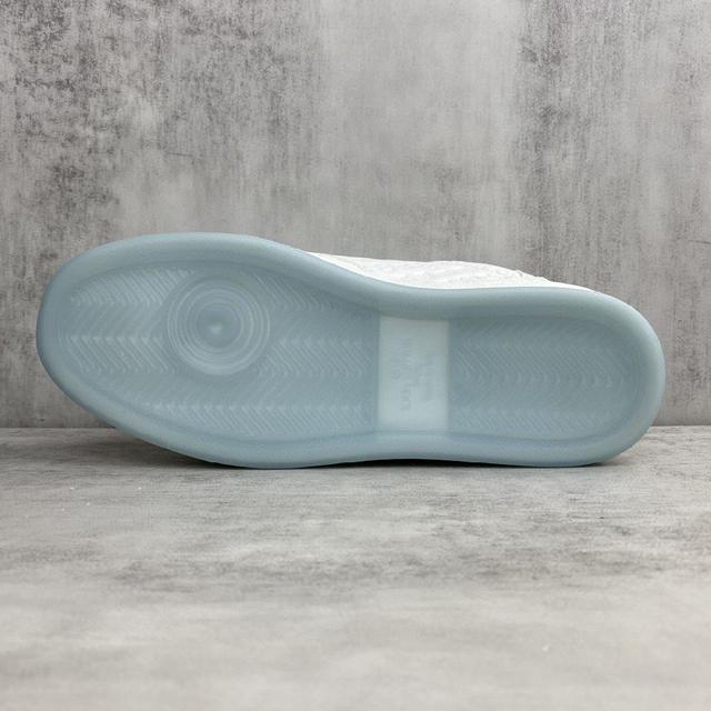 Louis Vuitton 23ss Rivoli 运动鞋为柔软牛皮革压印经典