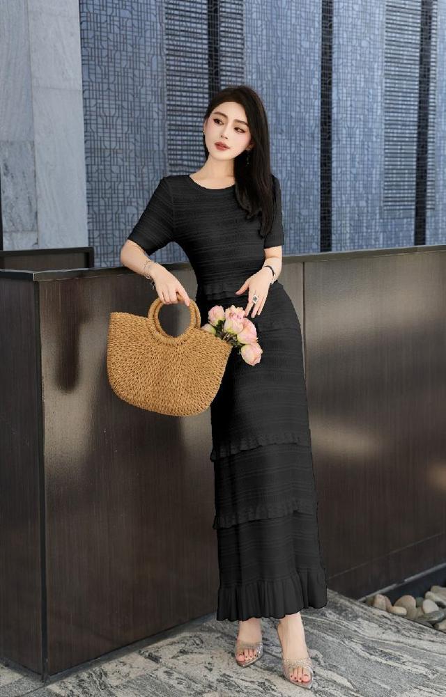 轻奢花朵提花烫钻高品质牛仔裤