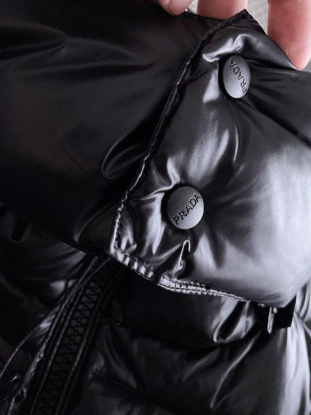 羽绒服 原版1:1订制五金配件全进口原版定制 欢迎专