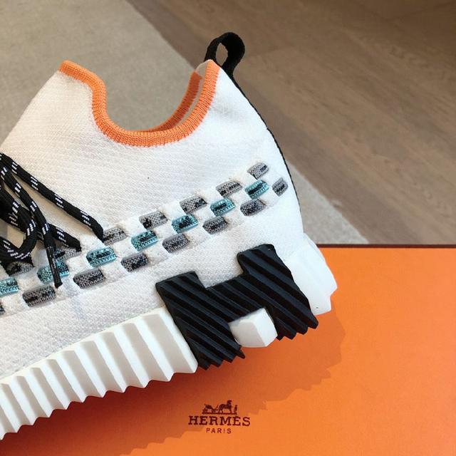 早春小白鞋！经楦靴型+英伦复古设计，经典耐看