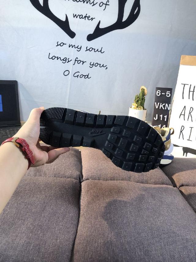 耐克Sacai X NIKe regasus vaporrly SP 华夫双勾三代3.0走秀