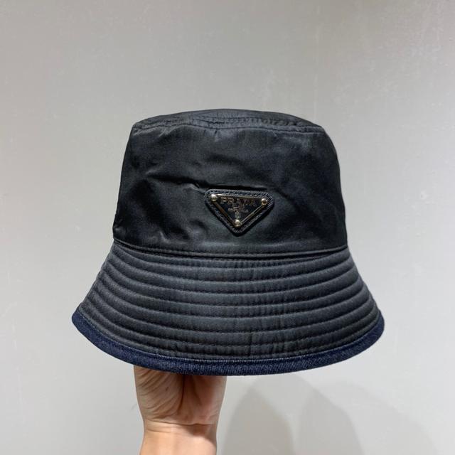 PRADA普拉达新标志logo双面渔夫帽