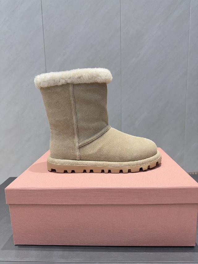 很有辨识度， 显瘦显腿长，绝对实力派，穿上也很舒服，