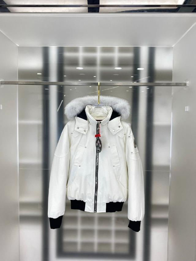 轻奢时尚休闲风格，轻盈保暖柔软！低调系列时尚百搭，就是有型