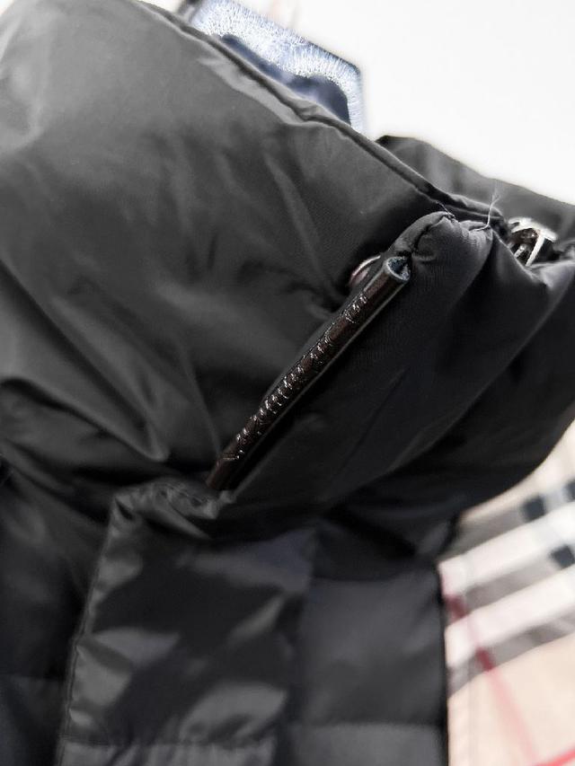 2025秋冬新款羽绒服。这款号称羽绒服届最贵的，全部90绒的