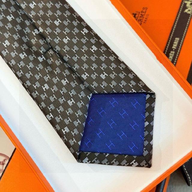 以活泼的动物或日常生活 事物为主题，让男士可以充分展示自己个性。