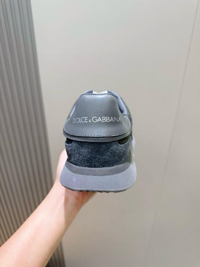 范思哲官网原单商务休闲驾车豆豆鞋，最新元素潮爆全球