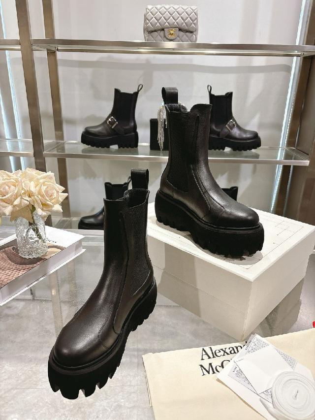 大底：1:1模具开发的橡胶发泡高韧性小蜜蜂底  绝对不死沉死硬