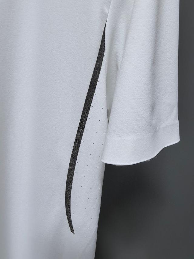 质感好，衣服满满的高级感，polo领口做的双层压胶 立体有型，