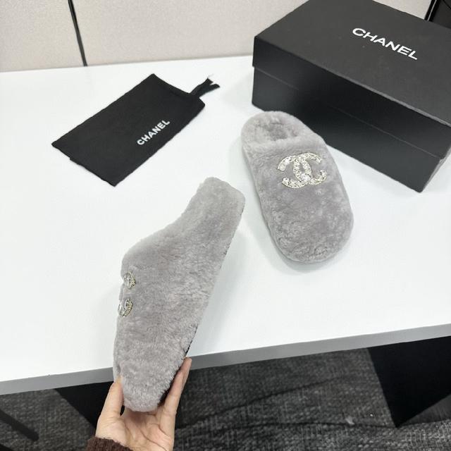 25Ss秋冬新款 羊毛拖鞋‼️ 鞋面经典配搭字母