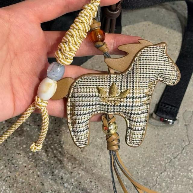 Adidas 馬年海外限定款（馬上有錢 小馬掛飾）#限量商品有單就下